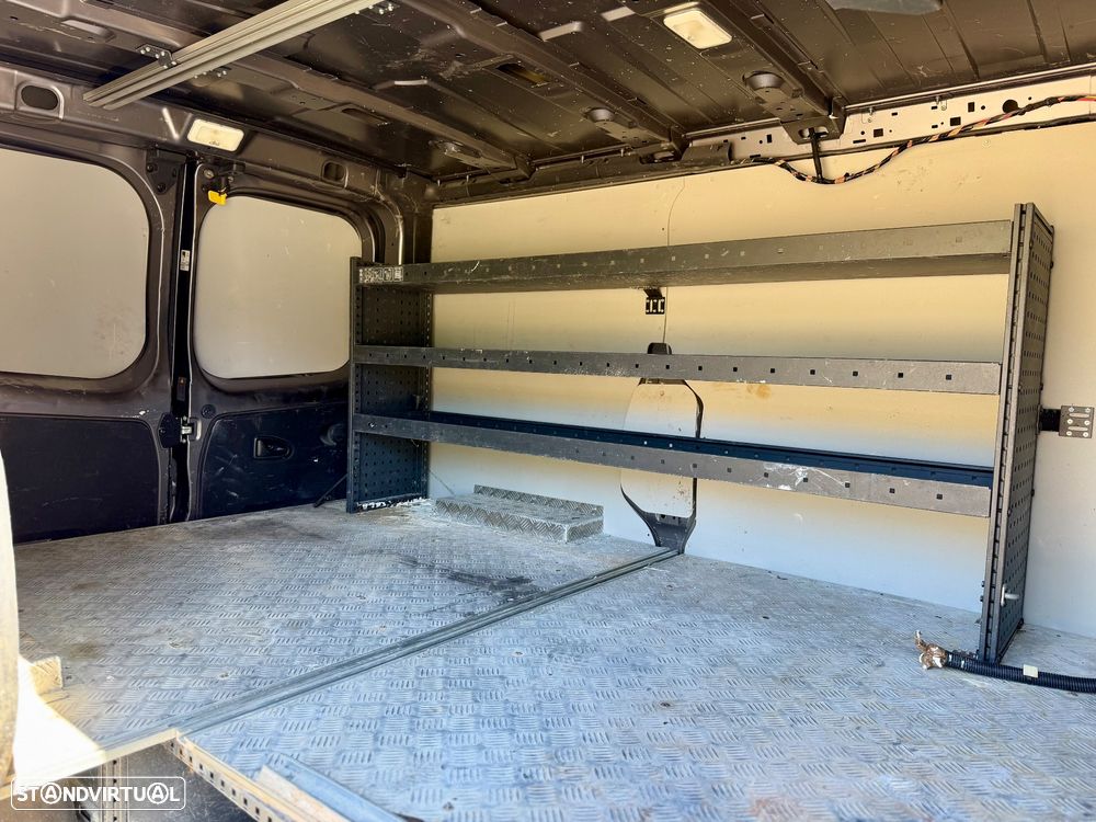 Renault Traffic - 16