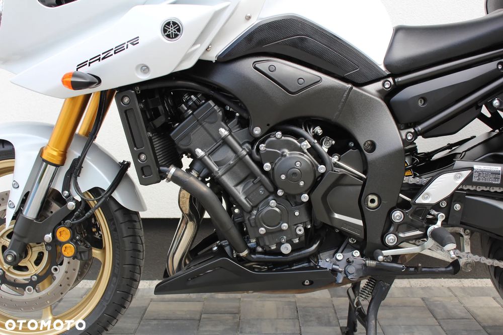 Yamaha FZ8 - 11