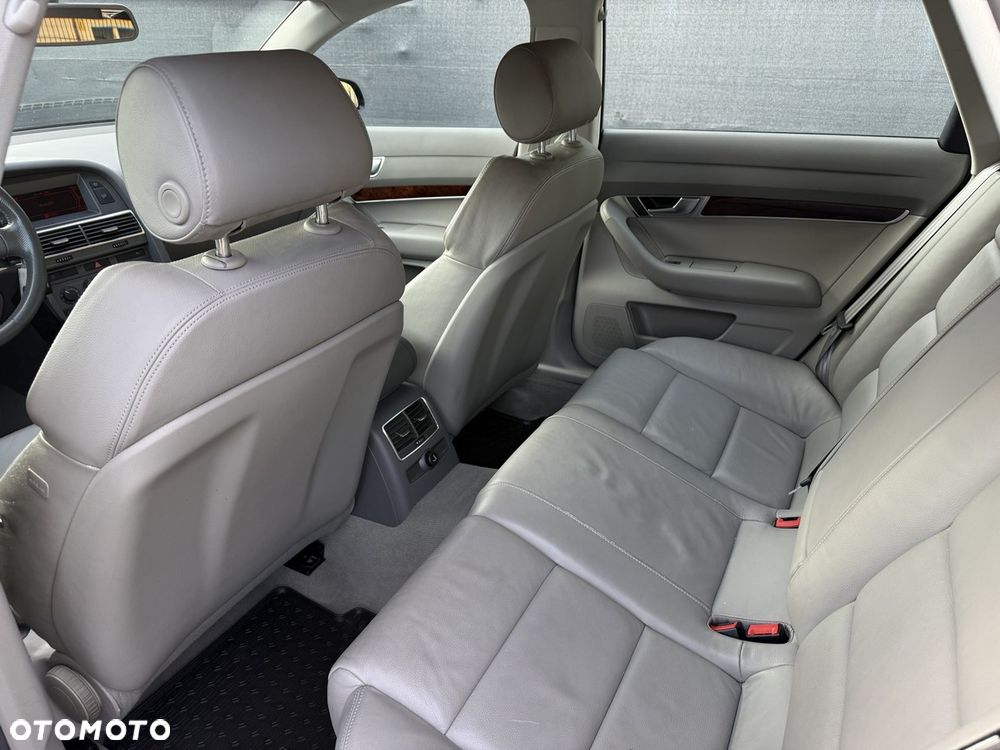 Audi A6 Avant 2.4 quattro - 22