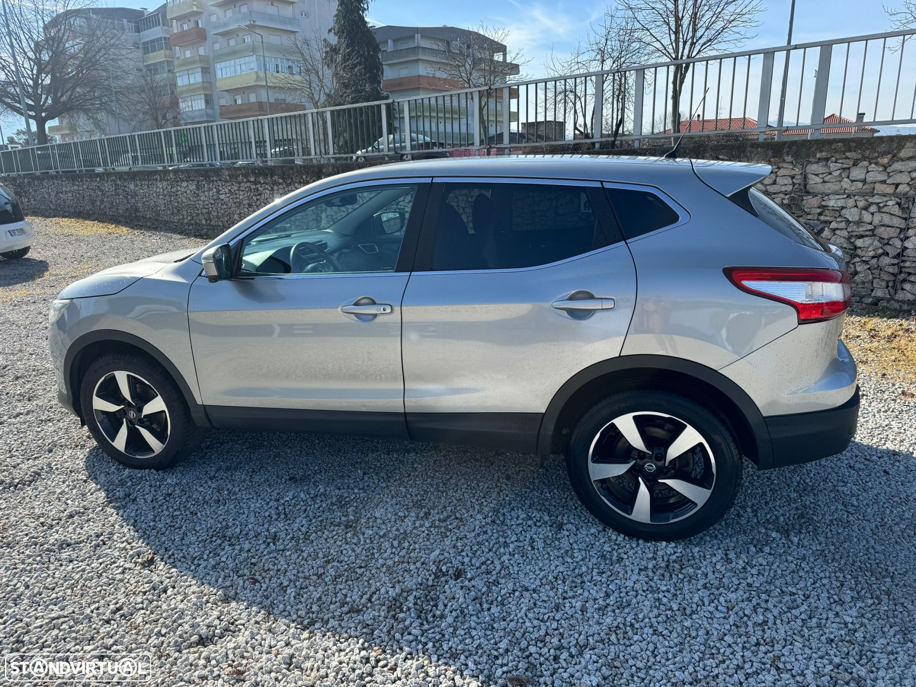 Nissan Qashqai 1.5 dCi N-Connecta 18 - 5