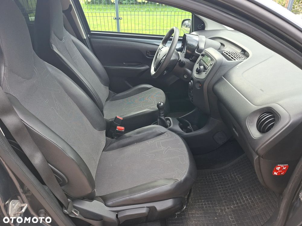 Toyota Aygo x - 10