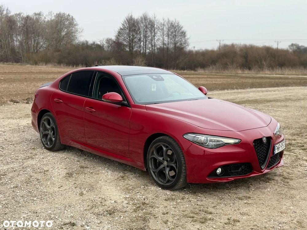 Alfa Romeo Giulia 2.0 Turbo 16V AT8-Q4 Ti - 9
