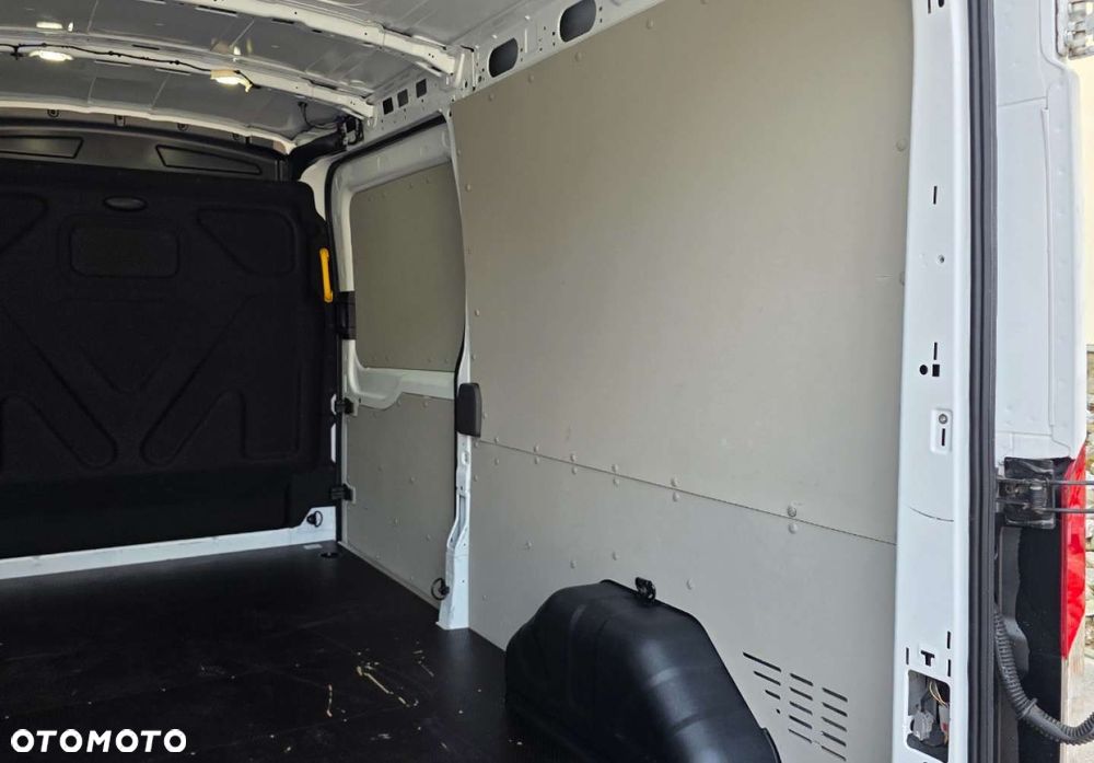 Ford Transit - 27