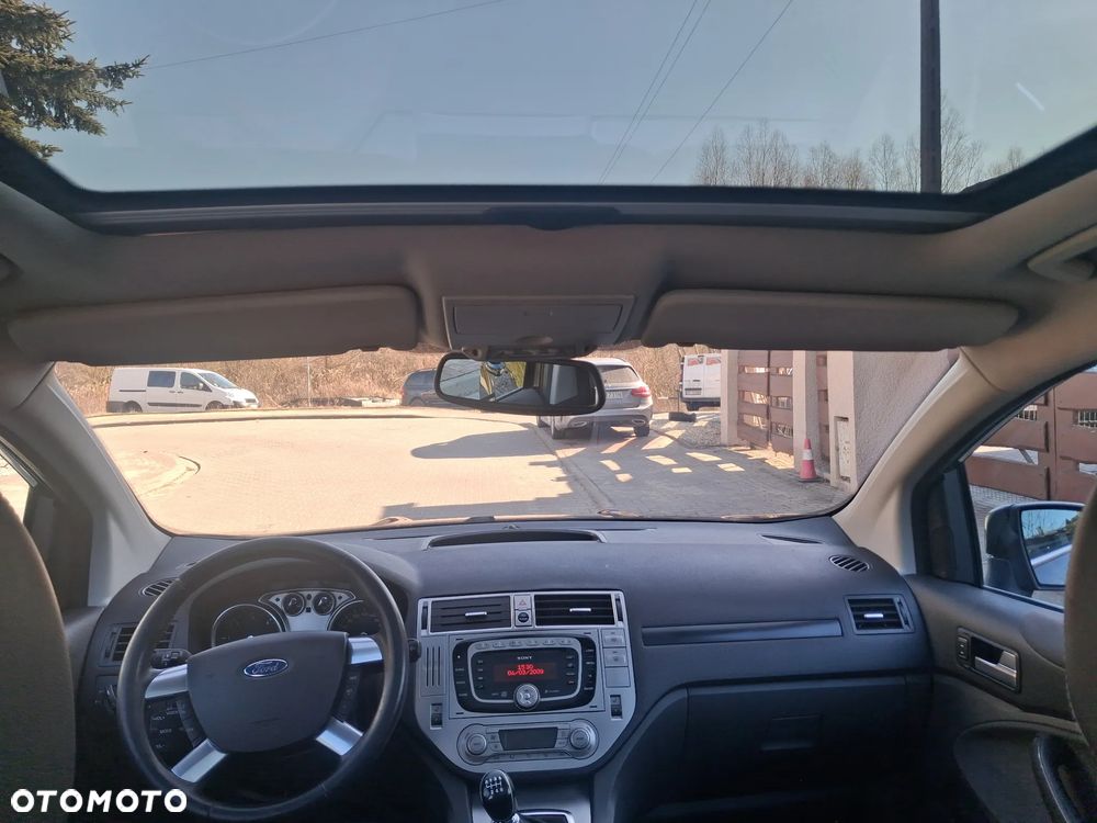 Ford Kuga 2.0 TDCi 2x4 Titanium - 20