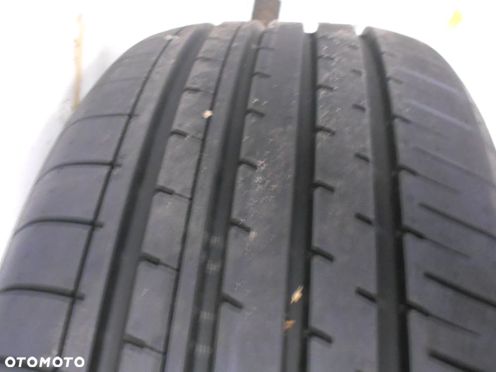 OPONA POJEDYNKA 215/55R18 YOKOHAMA BLUEARTH XT AE61 DOT 1224 9MM - 2