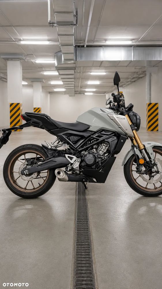 Honda CB - 2