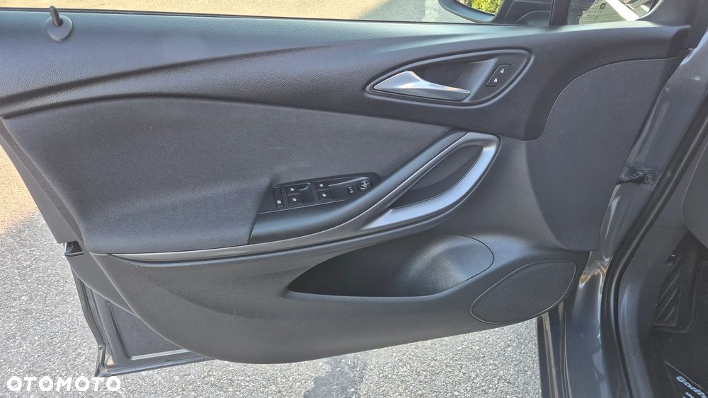 Opel Astra 1.4 Turbo Edition - 10