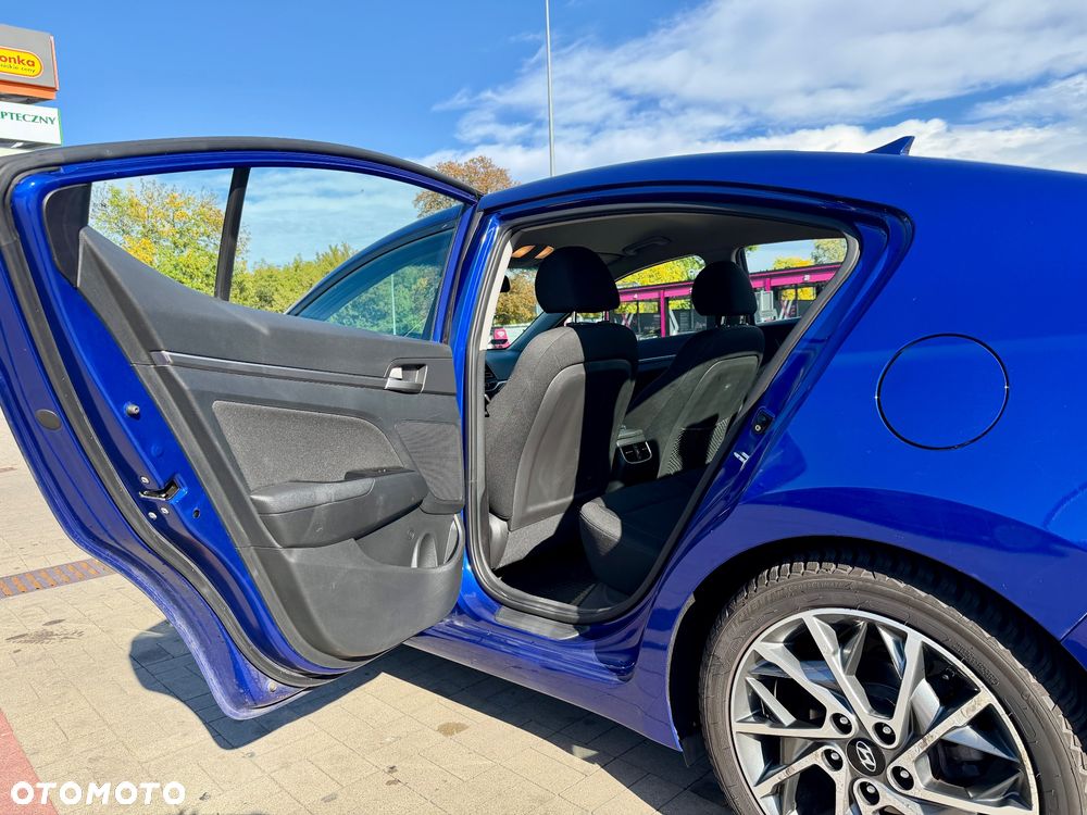 Hyundai Elantra 1.6 Style - 9
