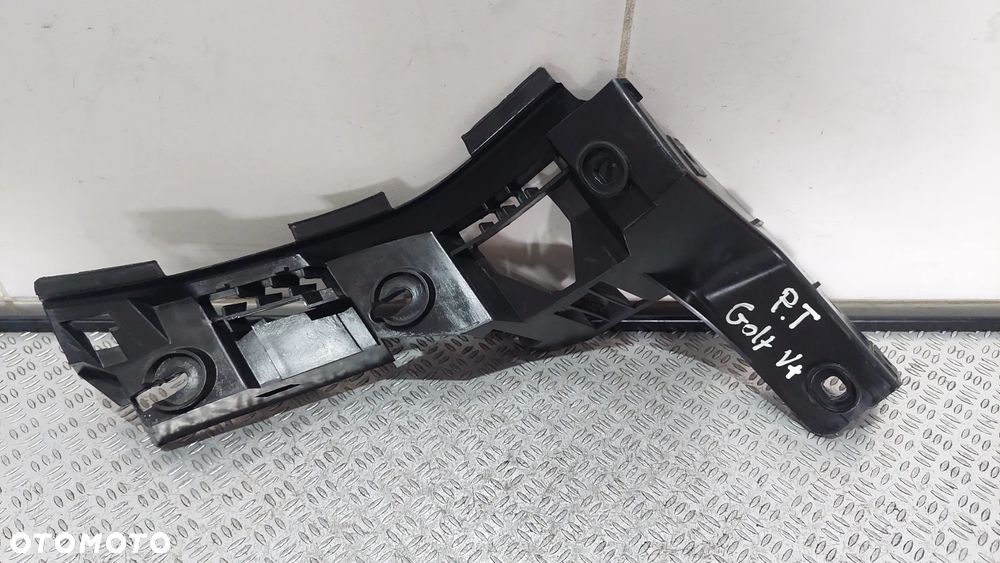 ŚLIZG ZDERZAKA PRAWY TYŁ VW GOLF V PLUS R2005 NR 5M0807376 - 2