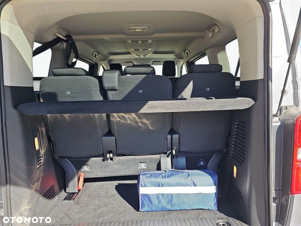 Peugeot Traveller - 24