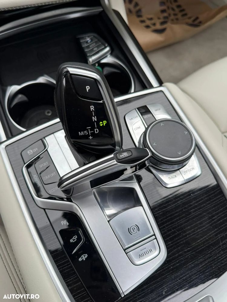 BMW Seria 7 730Ld xDrive - 34