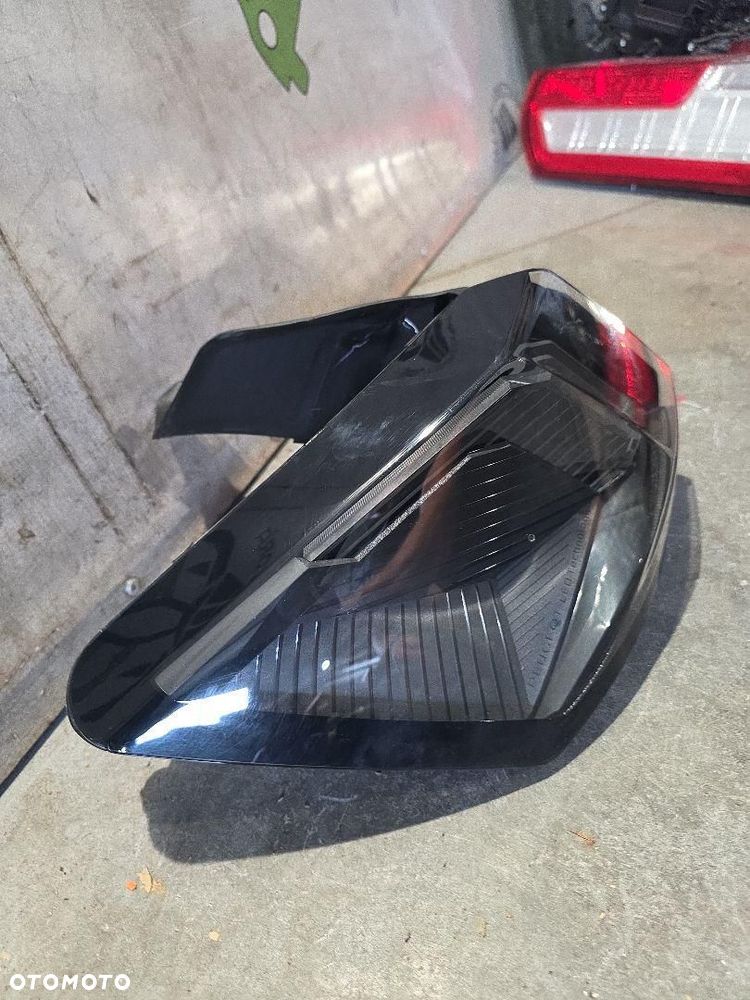 PEUGEOT 3008 II LIFT LAMPA LEWA TYŁ 9836231280 - 3
