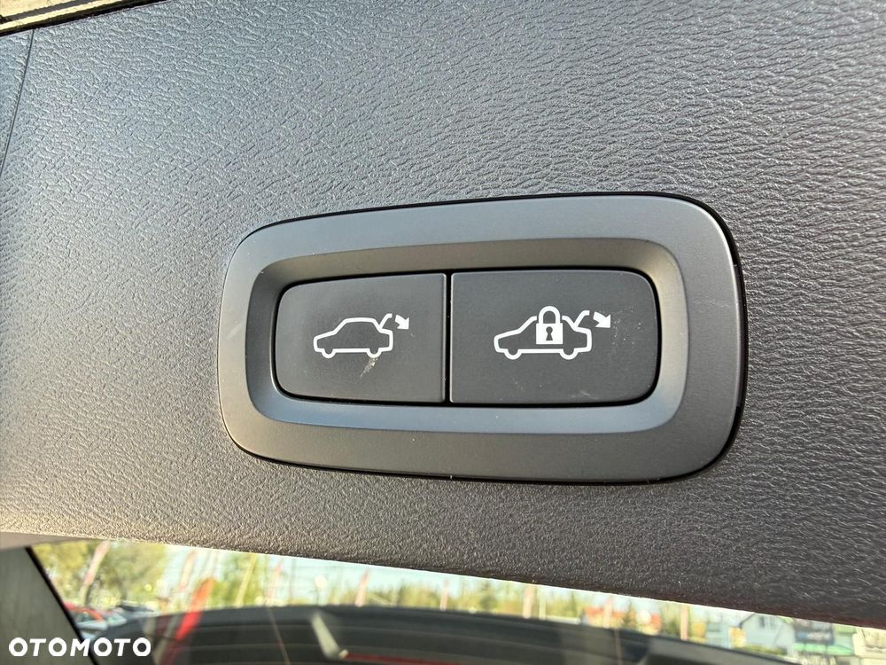 Volvo XC 40 T4 Plug-In Hybrid Plus Dark - 30
