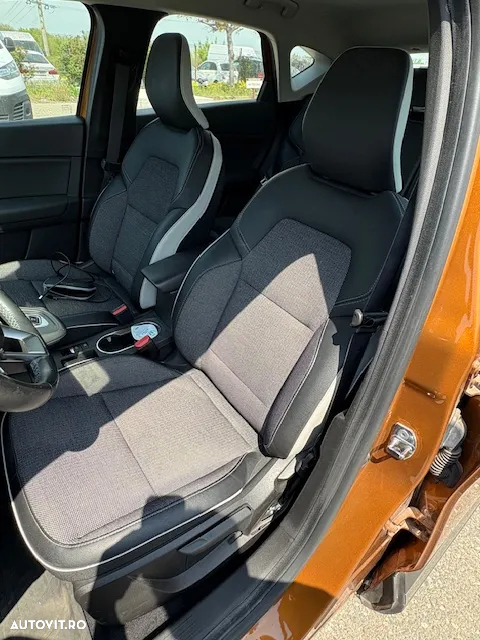 Renault Captur E-Tech Plug-In-Hybrid Intens - 24