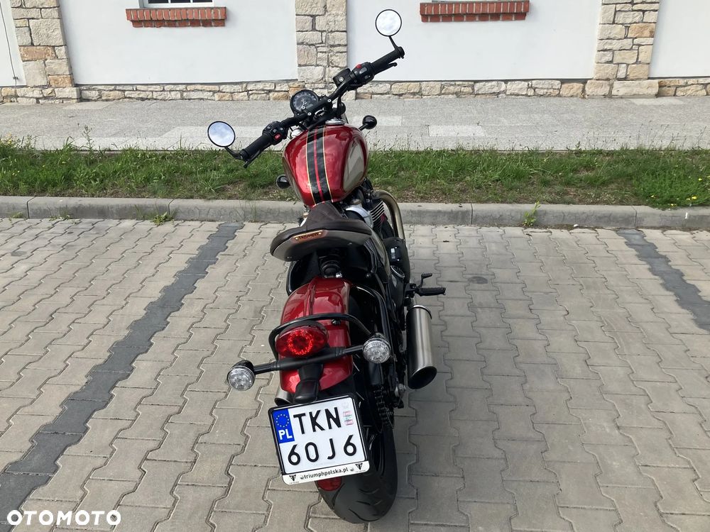 Triumph Bonneville Bobber - 5