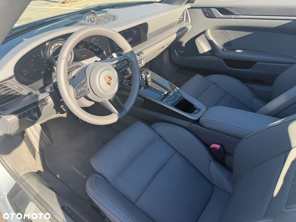 Porsche 911 Carrera - 8