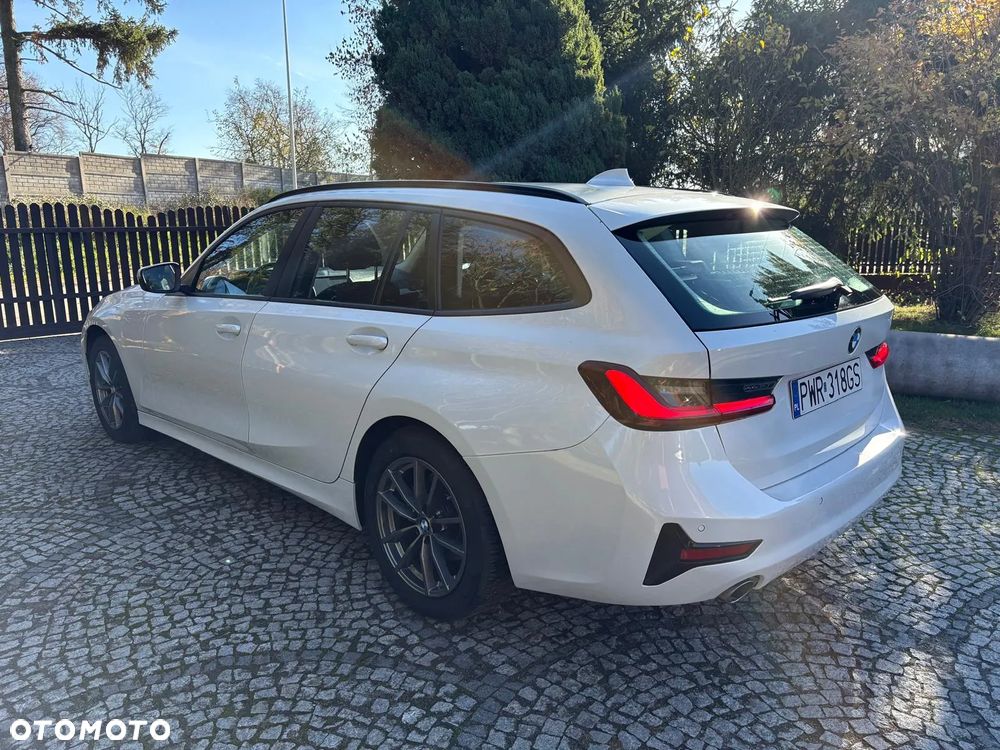 BMW Seria 3 318d Touring Sport Line - 3