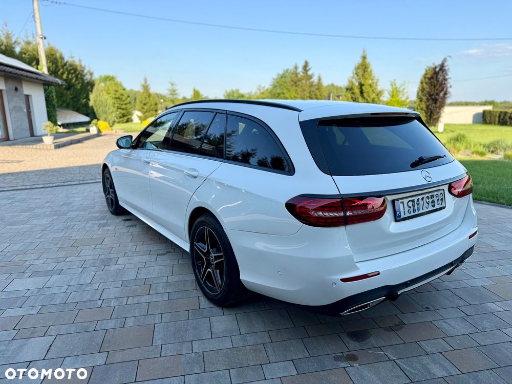 Mercedes-Benz Klasa E 300 de AMG - 40
