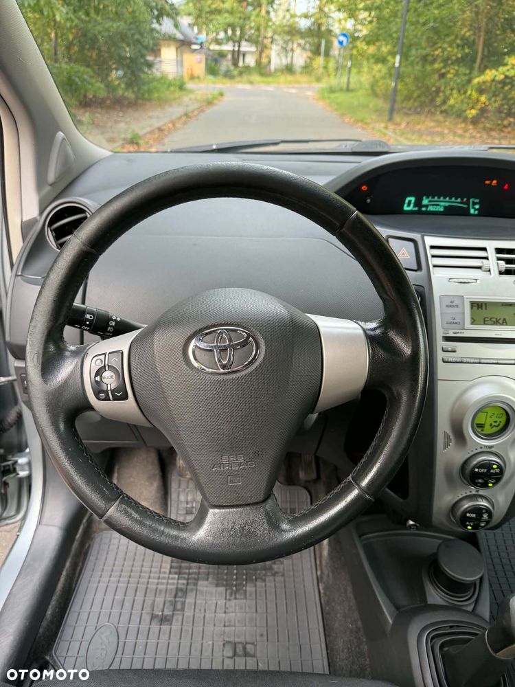 Toyota Yaris - 7