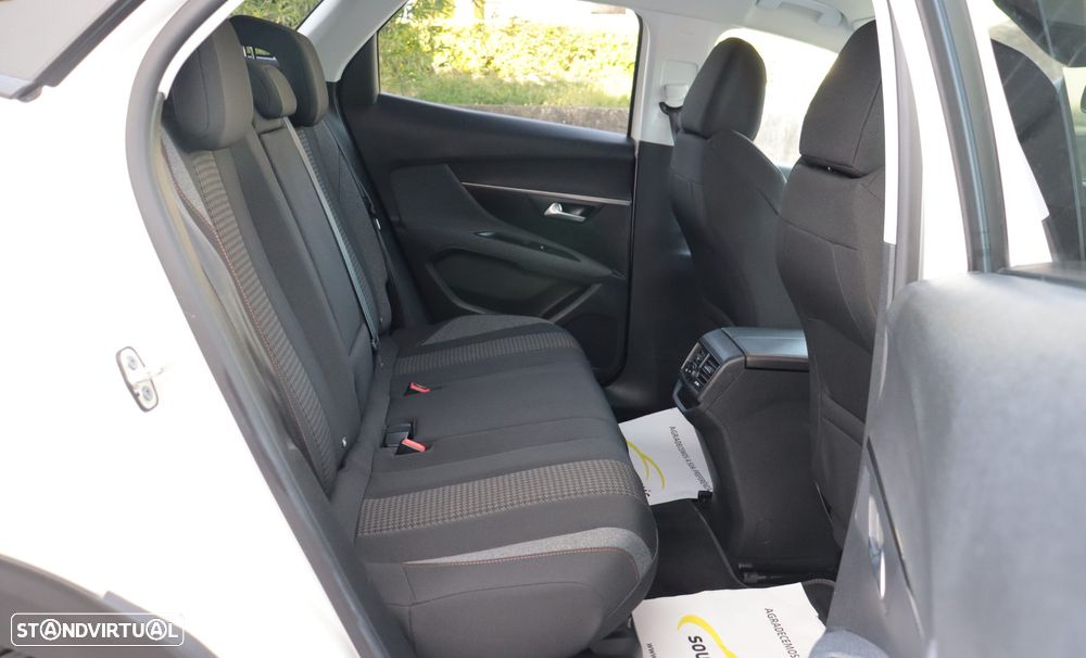 Peugeot 3008 PureTech 130 Stop & Start GPF EAT8 Active - 13