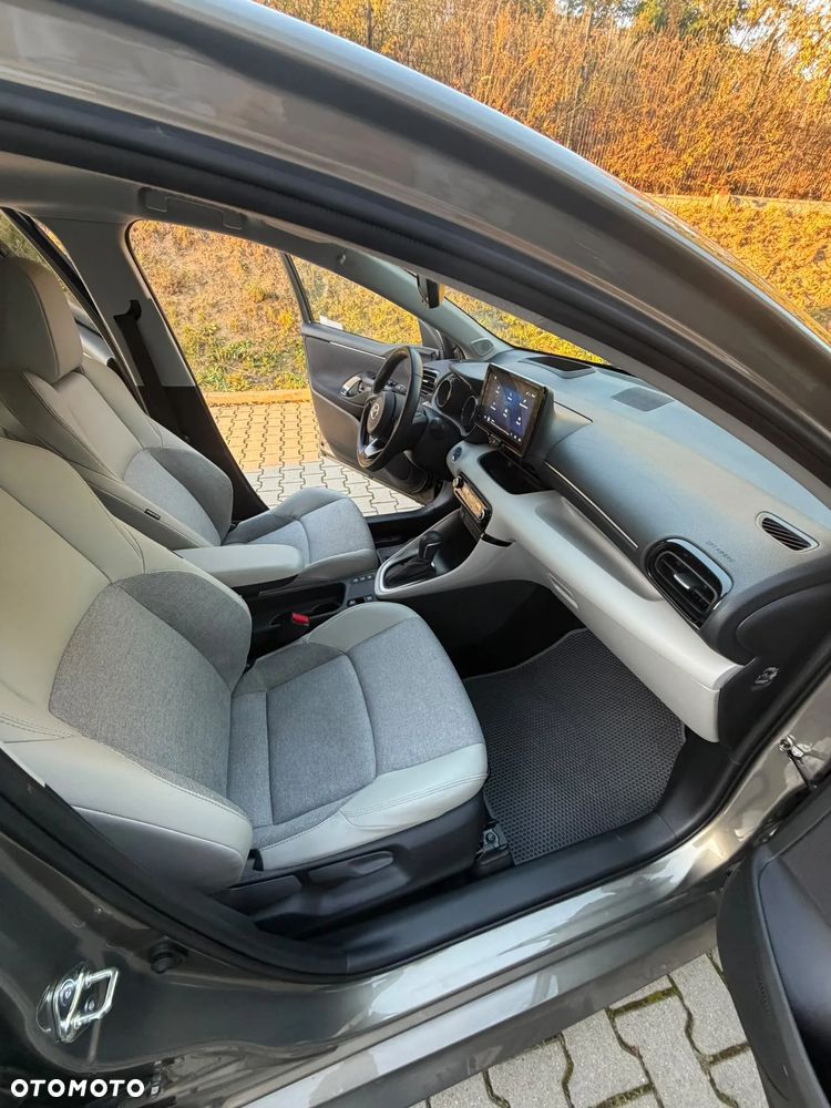 Toyota Yaris 2023 photo 3