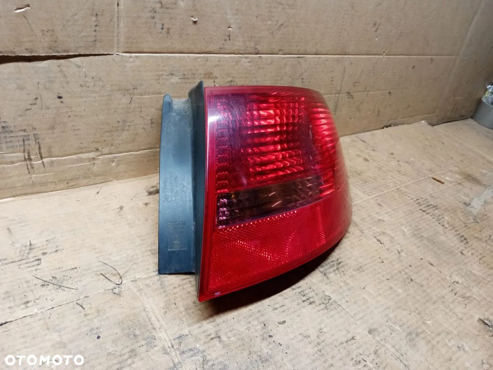 Lampa prawy tył tylna prawa Audi A6 C6 Kombi - 4