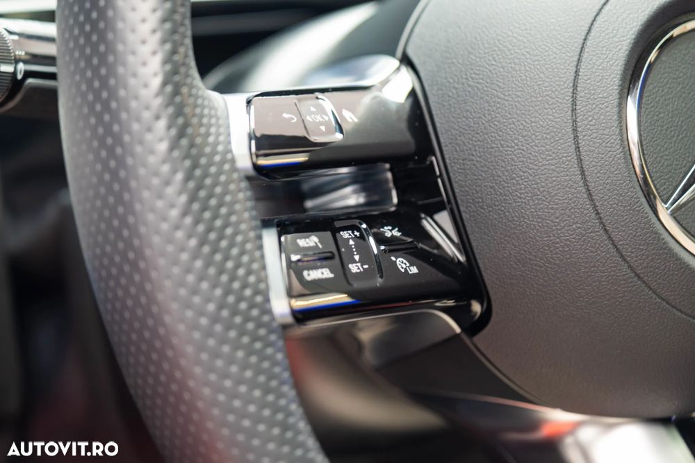 Mercedes-Benz E 220 d 4Matic 9G-TRONIC Edition AMG Line - 27