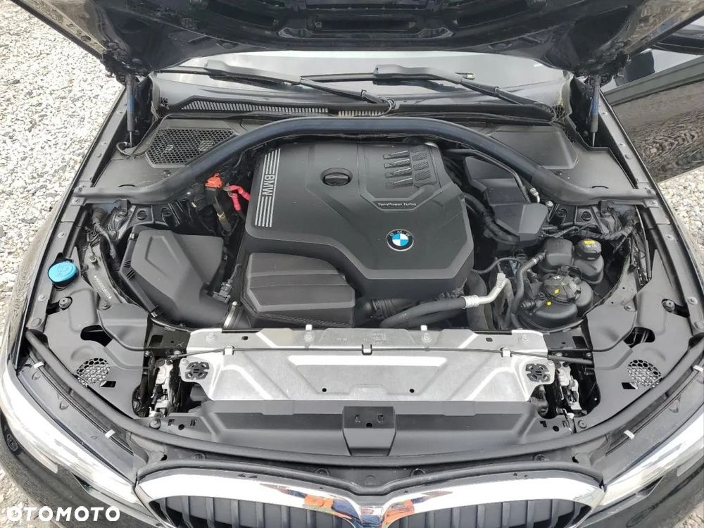 BMW Seria 3 330i - 11