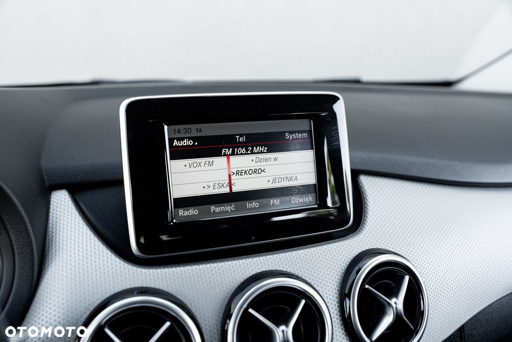 Mercedes-Benz Klasa B 180 7G-DCT - 32