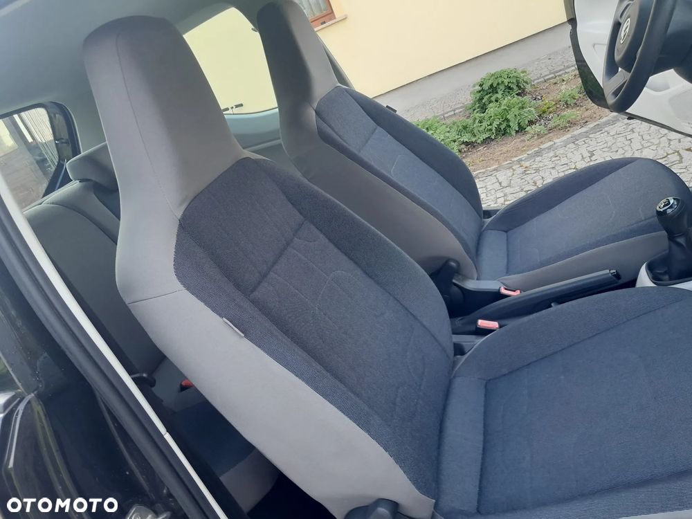 Volkswagen up! black - 16