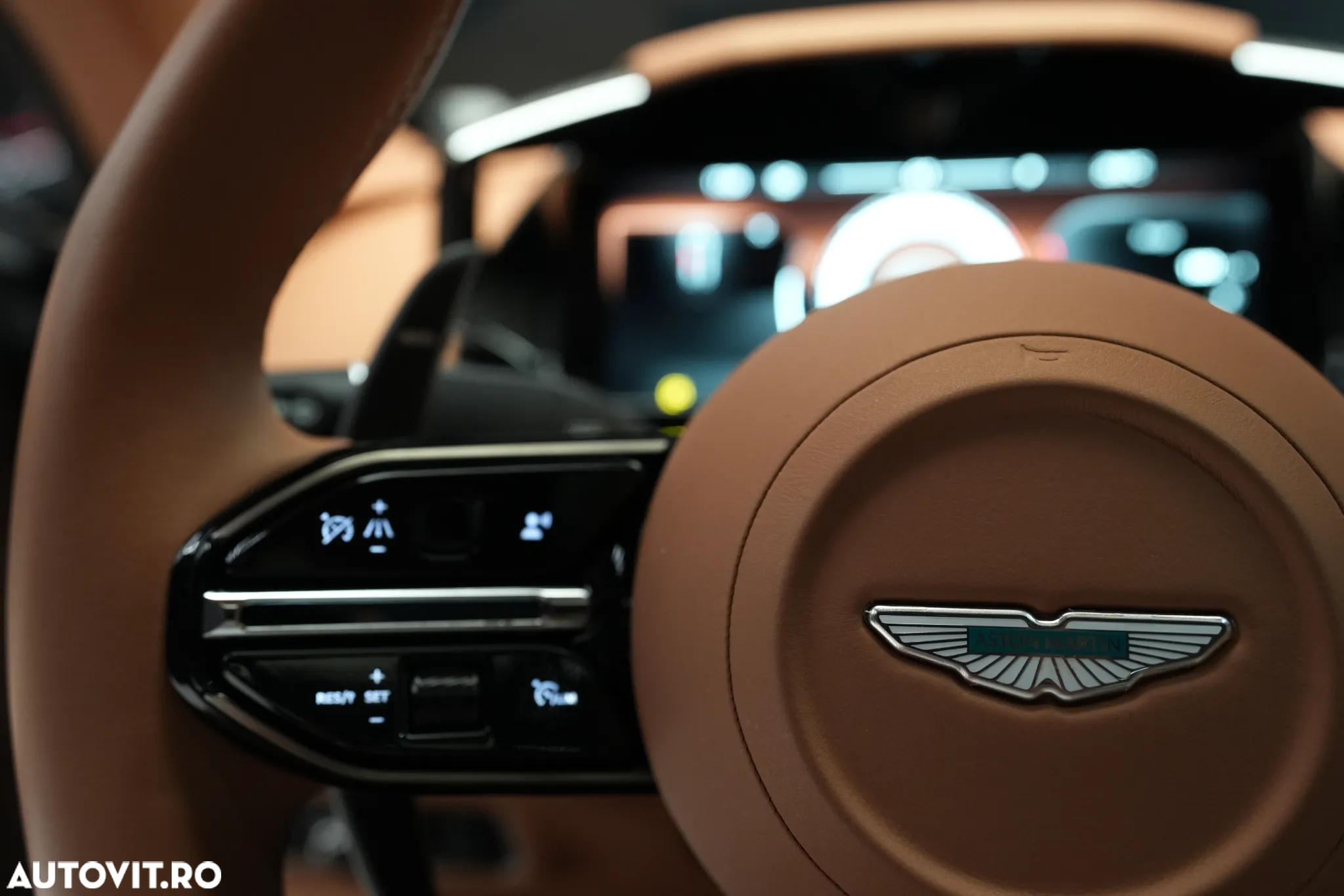 Aston Martin Vanquish - 28