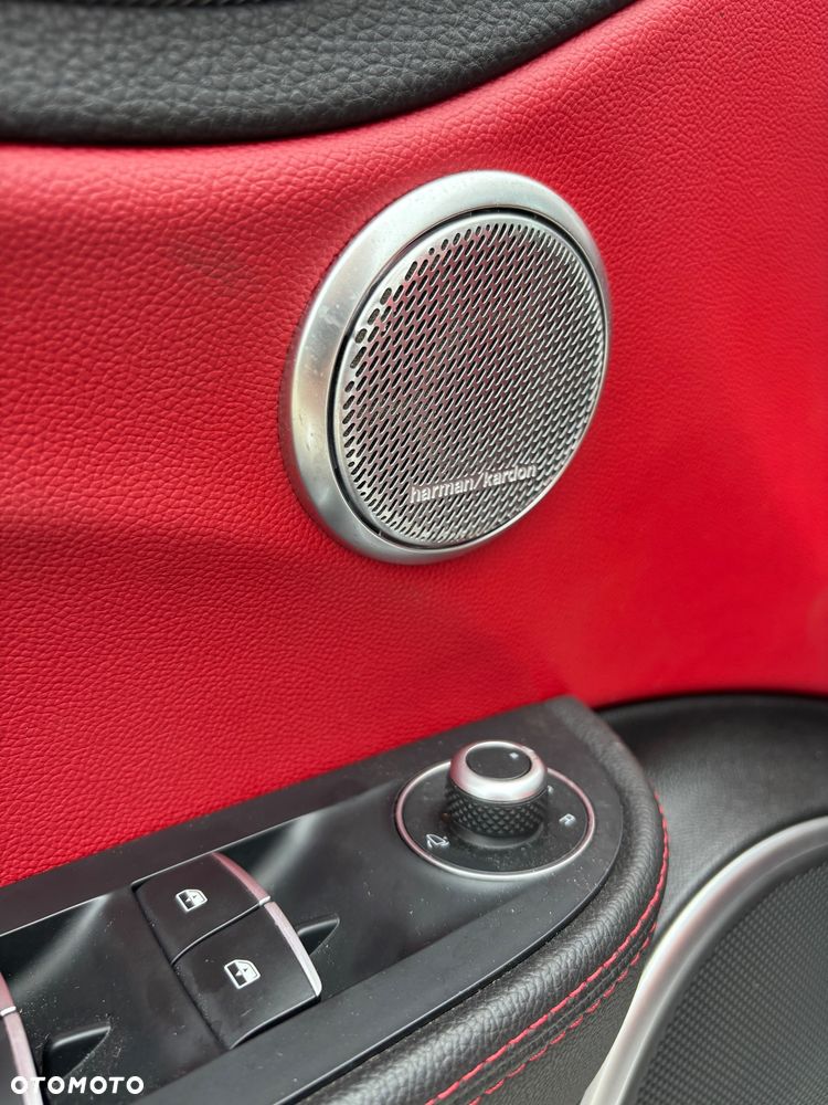 Alfa Romeo Giulia 2.0 Turbo 16V AT8 Veloce - 24