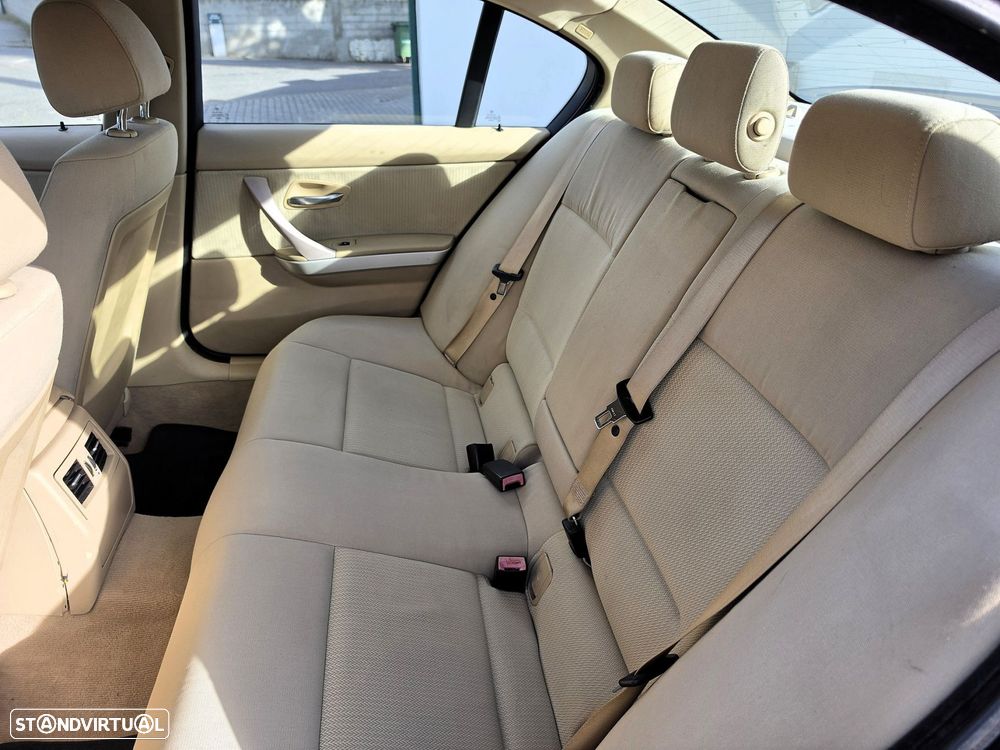 BMW 320 d xDrive - 36