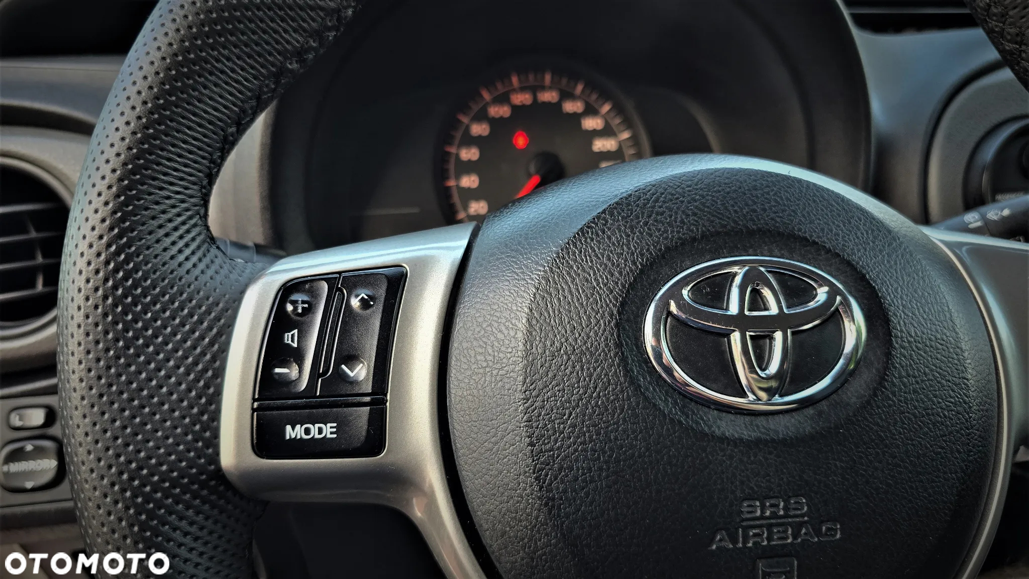Toyota Yaris 1.0 VVT-i Luna - 24