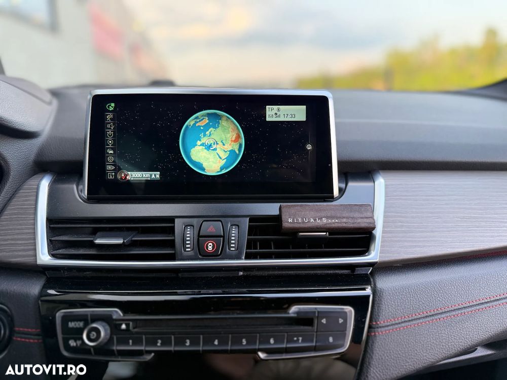 BMW Seria 2 218d - 33