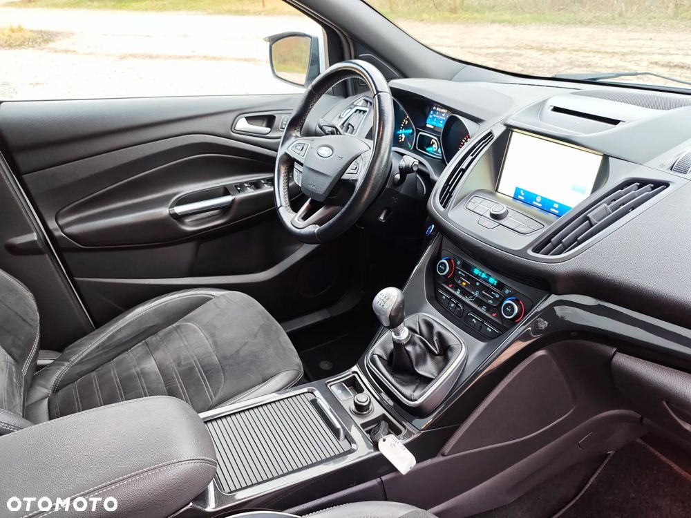 Ford Kuga 1.5 EcoBoost 2x4 ST-Line - 29