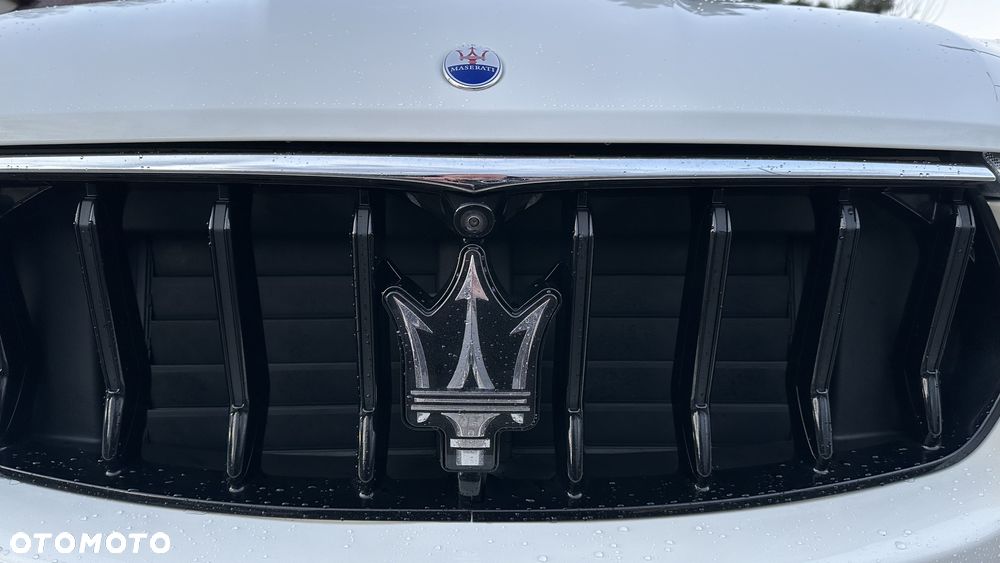 Maserati Levante Q4 Executive - 12