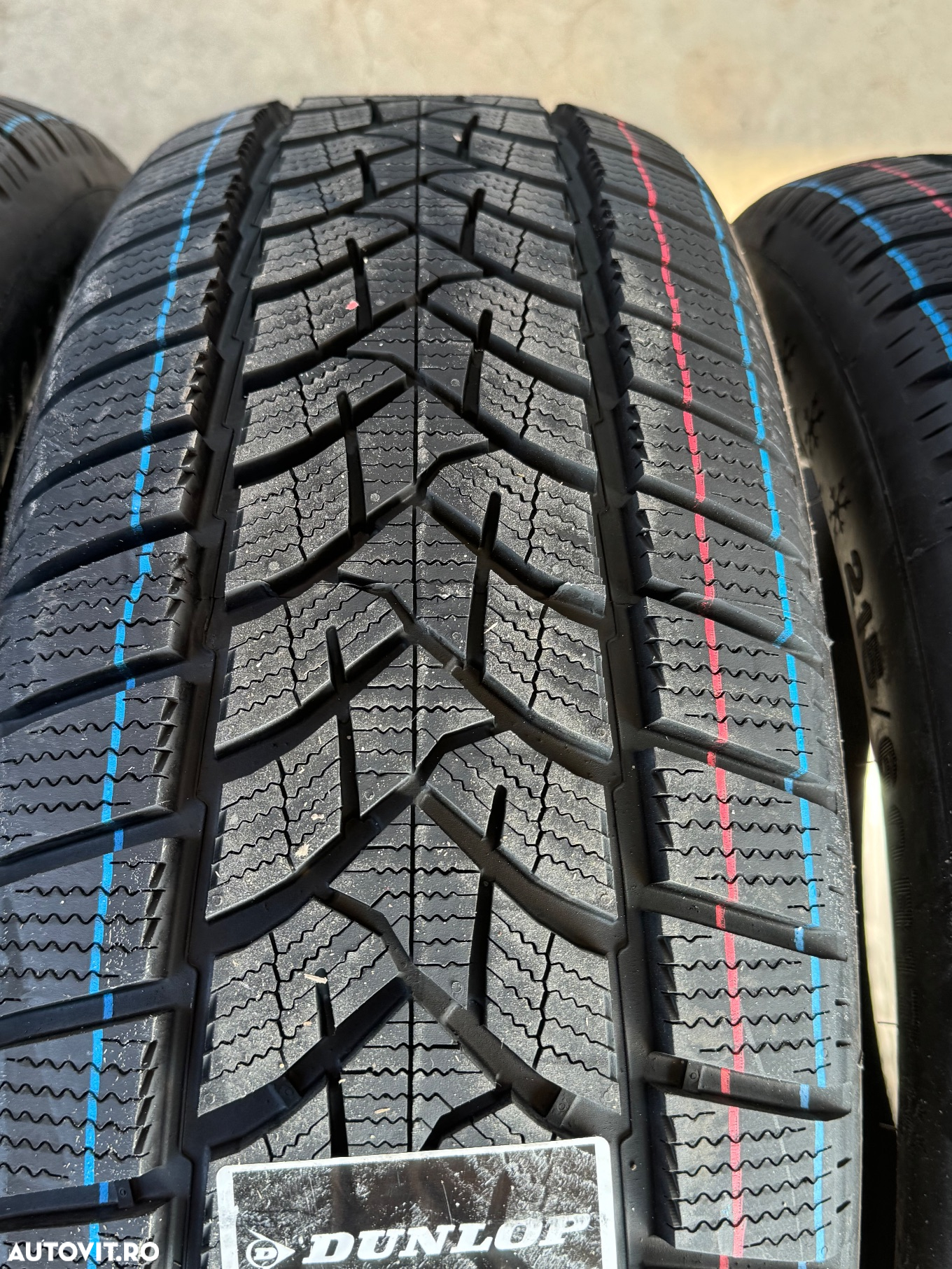 Vând 4 anvelope 215/60/17 Dunlop de iarnă noi - 3