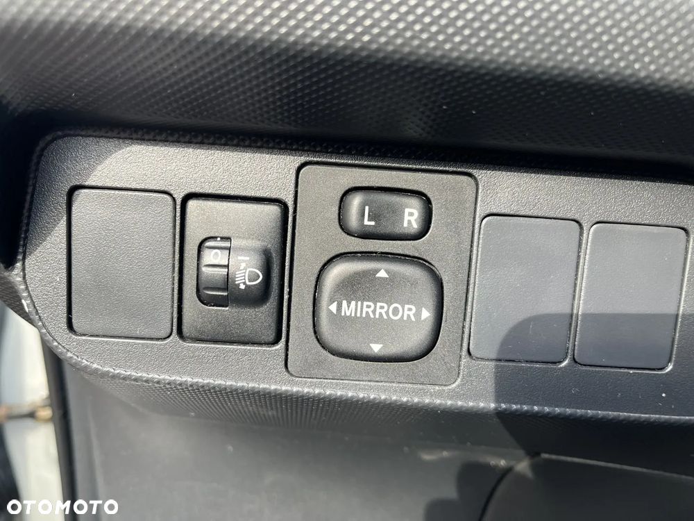 Toyota Auris 1.4 D-4D - 19