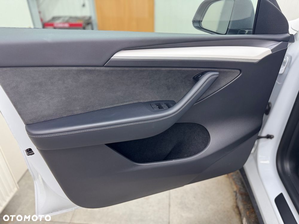 Tesla Model Y RWD - 28