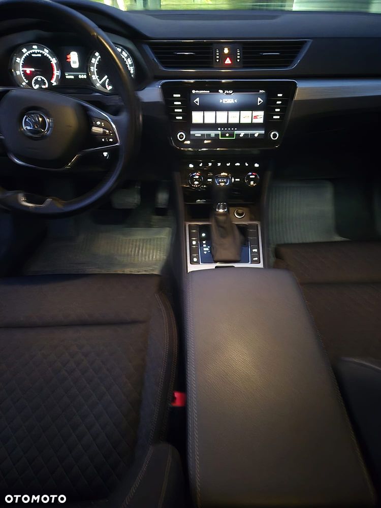 Skoda Superb 2.0 TSI 4x4 Ambition DSG - 31