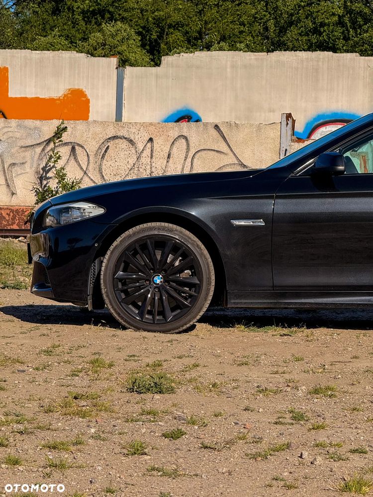 BMW Seria 5 550i xDrive - 6