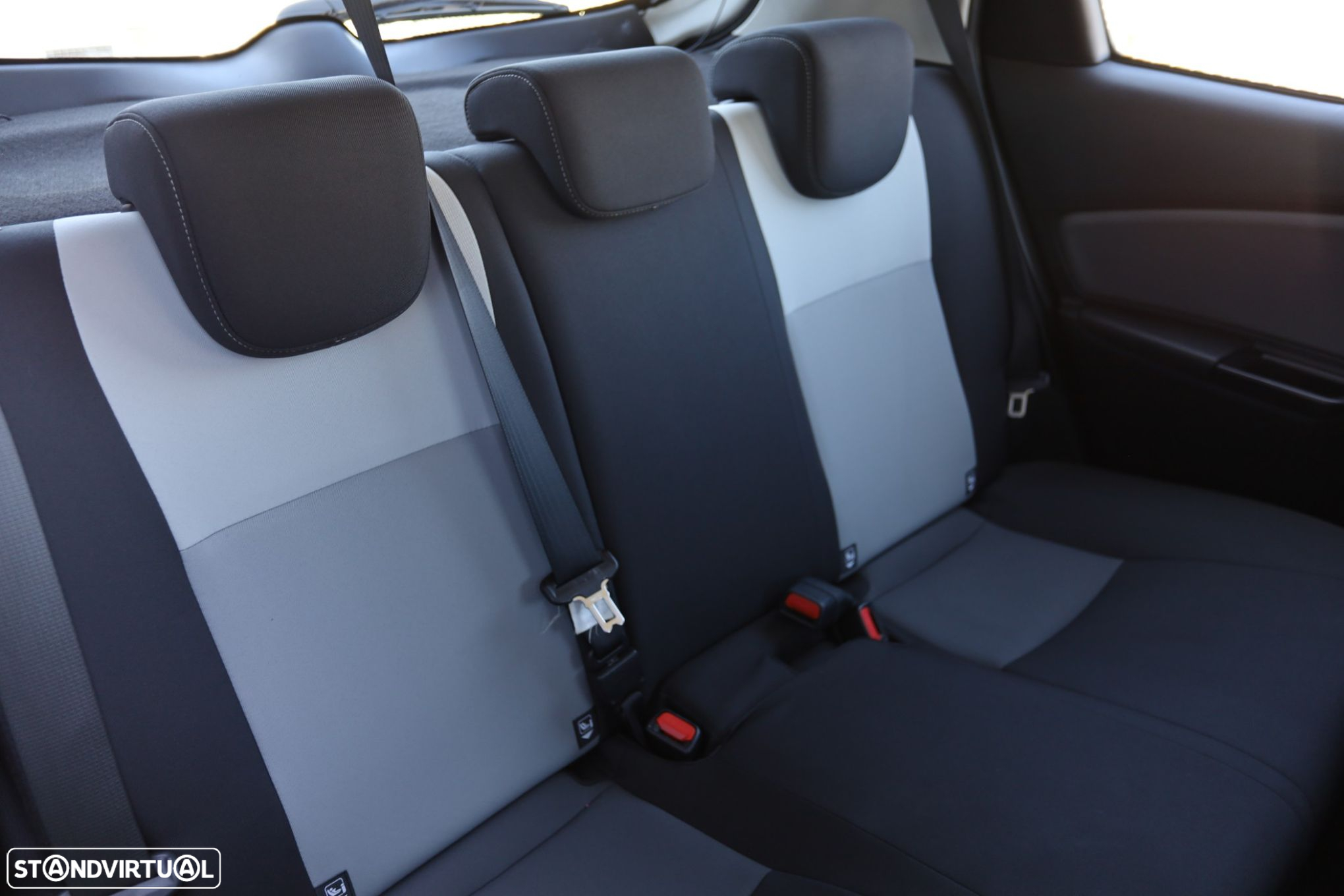 Toyota Yaris - 15
