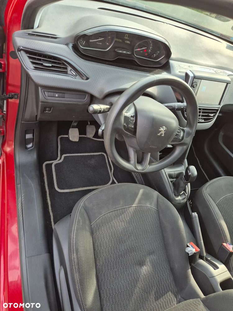 Peugeot 208 1.6 BlueHDi Allure S&S - 15