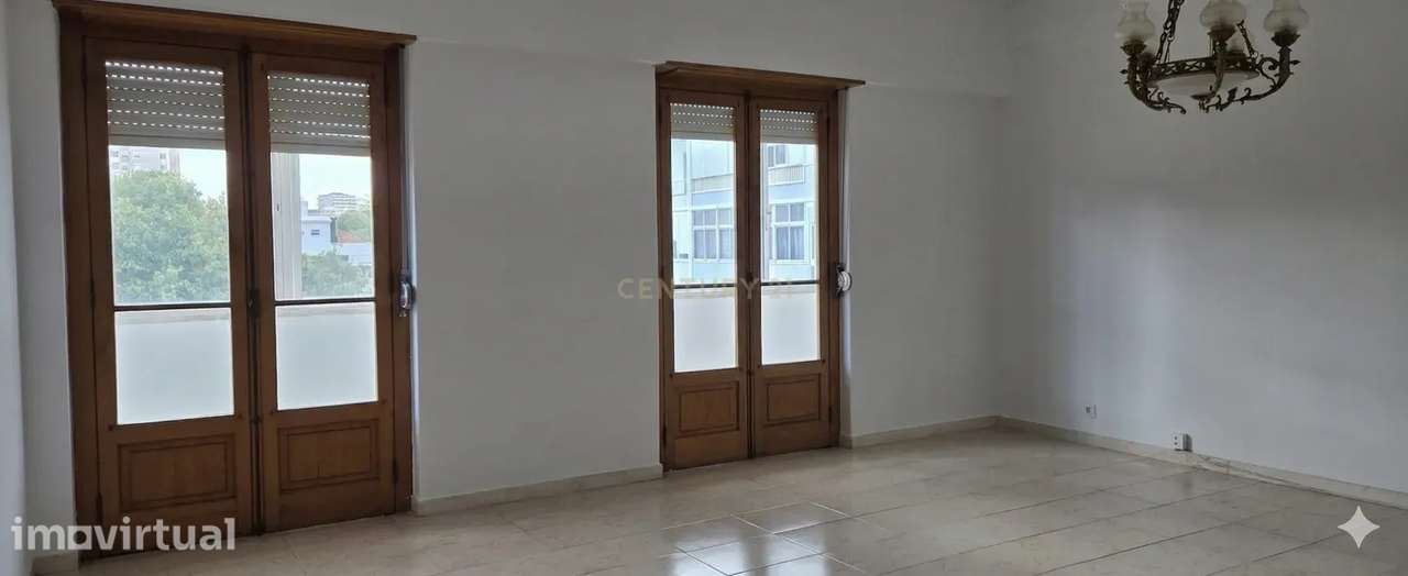 T4 transformado em T3 | Luminosidade, conforto e localização privilegi - Grande imagem: 3/9