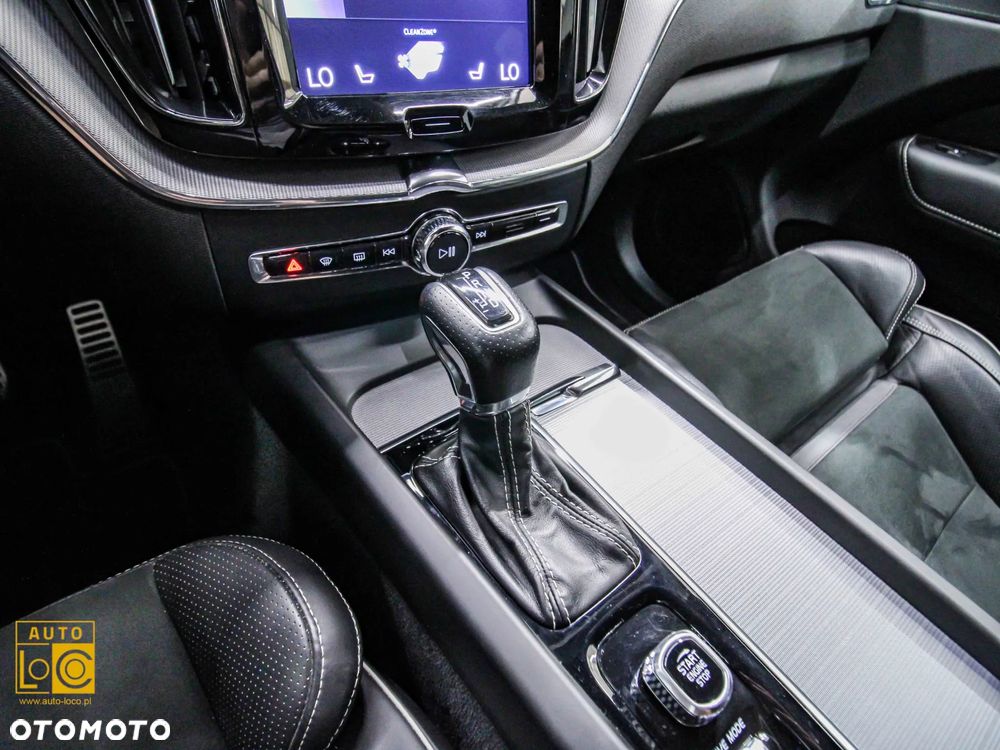 Volvo XC 60 D4 AWD R-Design - 28