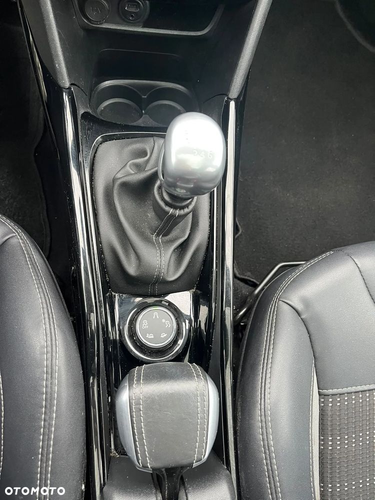 Peugeot 2008 1.2 Pure Tech GPF Allure S&S - 24