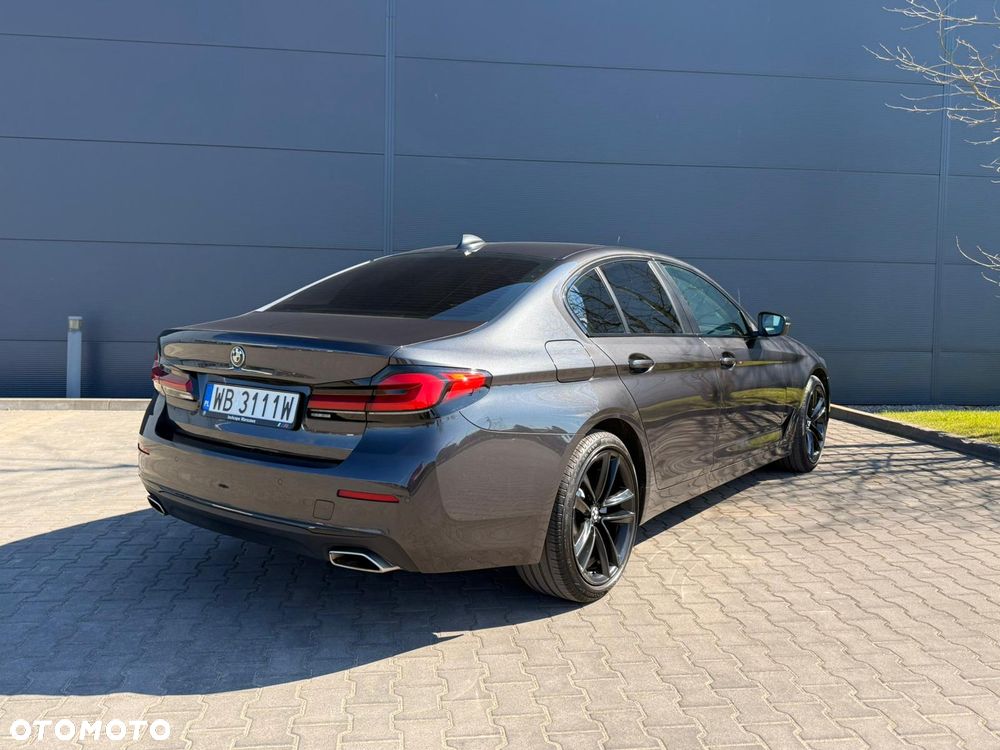 BMW Seria 5 518d - 6