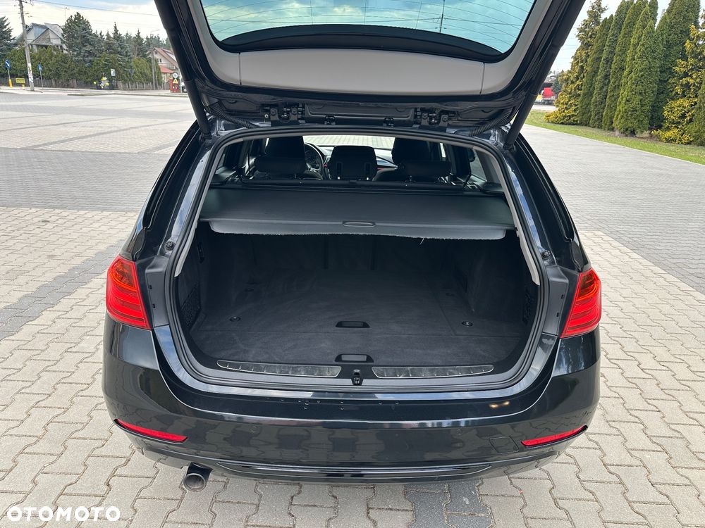 BMW Seria 3 318d DPF Edition Sport - 20