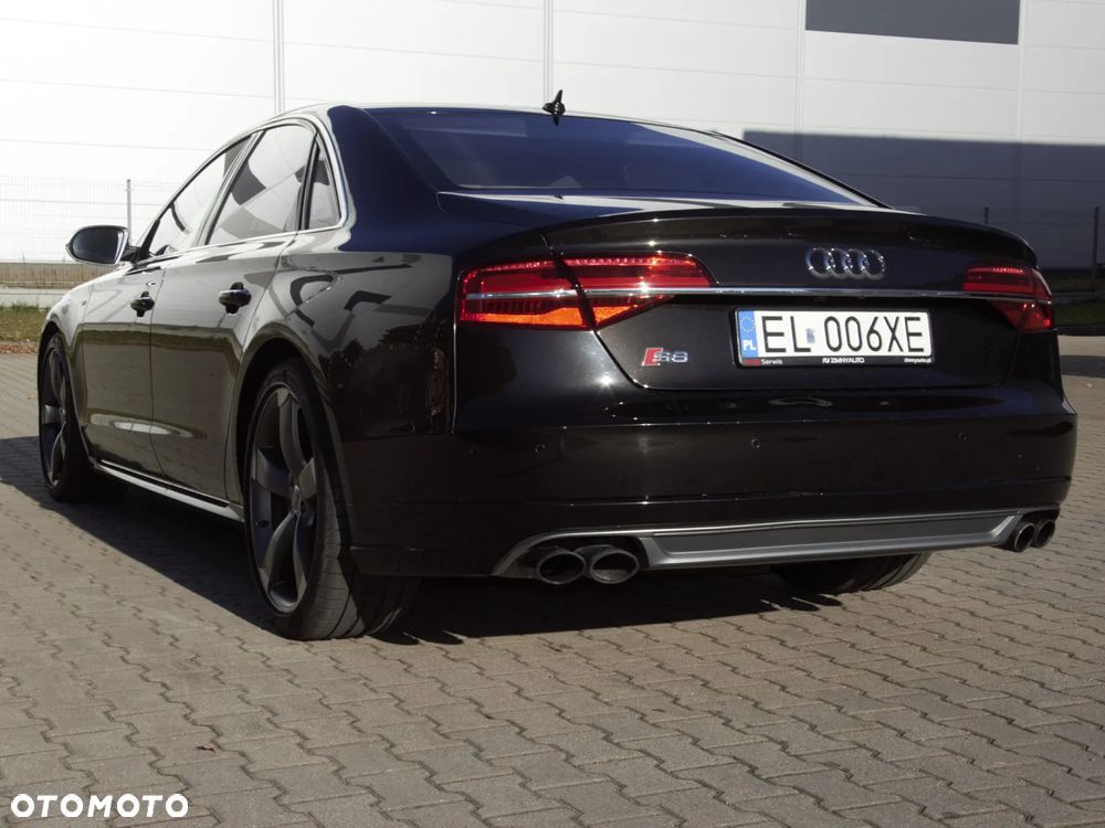 Audi S8 - 6